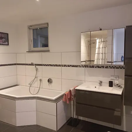 Luisa - 2024 Neu Renoviert, Modern, Ruhig